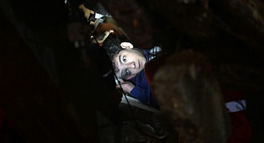 Deprem bölgesinden çarpıcı fotoğraflar