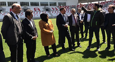 AK Parti Milletvekili Adayları Stadyumda