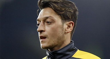 Mesut Özil futbolu bıraktı