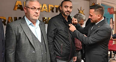 Karaman’ın esnafları AK Parti dedi! 6 kişi daha katıldı