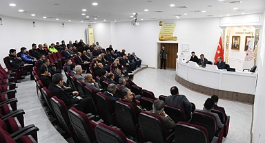 Karaman Valisi Akkoyun Mahalle Muhtarları ile toplantı yaptı