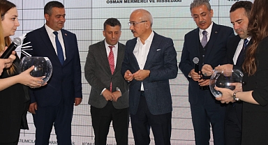 Lütfi Elvan Karaman’da afet konutları kura çekimine katıldı