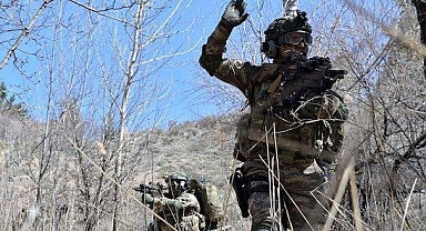 Mehmetçik teröristlerin kalesine girdi!