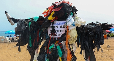 Senegal'in plastik adamı