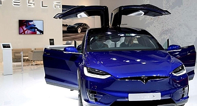 Tesla yeniden indirime gitti