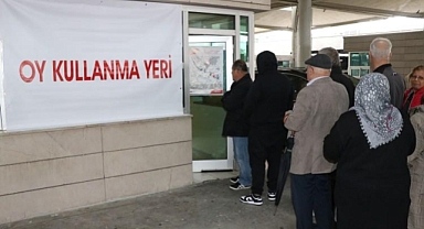Vatandaş sandıkta! İlk oylar kullanılıyor