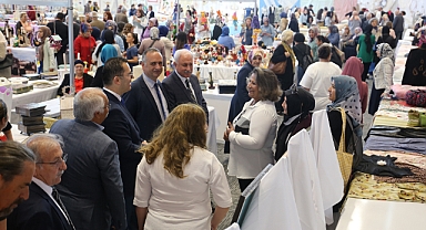 Karaman Belediyesi yıl sonu sergisi açıldı