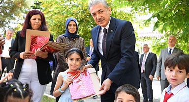 Karaman'da öğrenciler karne mutluluğu yaşadı
