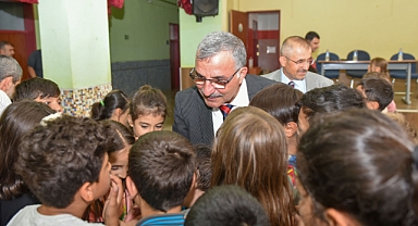 Rektör GavgaIı mezun olduğu okulda öğrencilerle buluştu