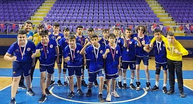 Karaman Analig Hentbol Takımı çeyrek finalde