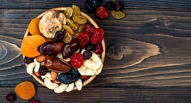 Gece açlığını dengede tutmak için doğru seçenekler! Kan şekerinizi sağlıklı atıştırmalıklarla dengeleyin