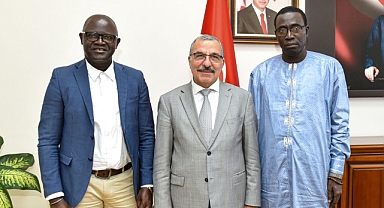 Senegalli Belediye Başkanlarından Rektör Gavgalı’ya ziyaret