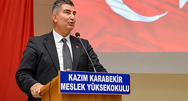 Emekli Albay Altunok, “Vatan” konusunda konferans verdi