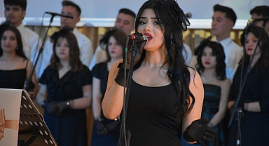 Karaman Güzel Sanatlar Lisesi’nde Yeşilçam’ın büyülü dünyasına yolculuk ettiren konser