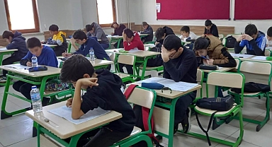 Karaman'da 2 bin 566 öğrenciye DYK 1. Tam Kapsam Değerlendirme Sınavı yapıldı