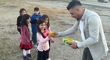 'Alo Muhtar' öğrencilere burs sözü verdi