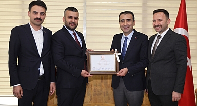Savaş Kalaycı Mazbatasını Aldı