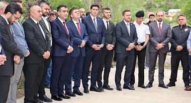 KARAMANOĞLU MEHMETBEY DUALARLA ANILDI