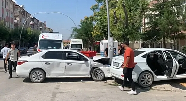 Karaman’da Korkutan Kaza: 3 Yaralı