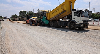 SANAYİ SİTESİNDE YIPRANAN YOLLAR ASFALTLANIYOR