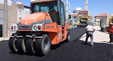 Asfalt, Yürüyüş Yolu Ve Park Çalışmaları Devam Ediyor