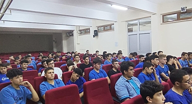 Eğitim ve Kariyer Üzerine: Rıfat İnanç, Karaman’da Gençlerle Buluştu