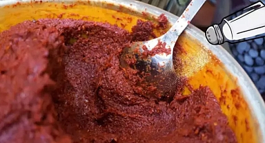 Salçalı Yemeklerde Tuz Kullanımına Dikkat: Sağlığınız İçin Önemli Uyarı