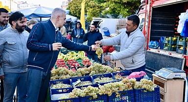 Vali Çiçekli perşembe pazarında pazarcılarla hasbihal etti!
