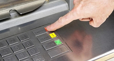 ATM'lerdeki kırmızı tuşun gizli özelliği! Çoğu kişi bilmiyor...