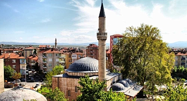 Camilerde eş zamanlı sala verilecek