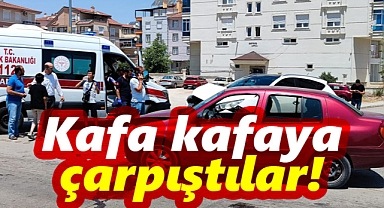 Karaman'da 2 otomobil kafa kafaya çarpıştı!