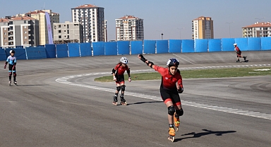 Tekerlekli Paten Kulüpler Türkiye Şampiyonası Karaman’da başladı