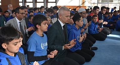 Şehit ve Ebediyete İrtihal Eden Öğretmenler Dualarla Anıldı