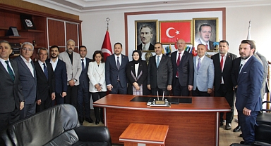 Bakan Kacır, AK Parti Karaman Teşkilatı ile bir araya geldi