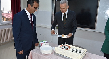 Vali Çiçekli’den Nefise Sultan Kız Mesleki ve Teknik Anadolu Lisesine Ziyaret